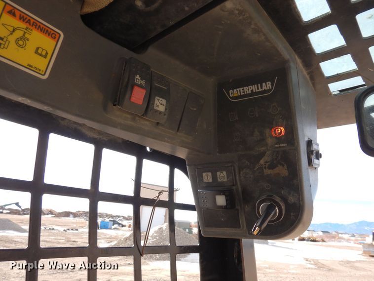 image for item DF8317 2012 Caterpillar 236B3  skid steer loader