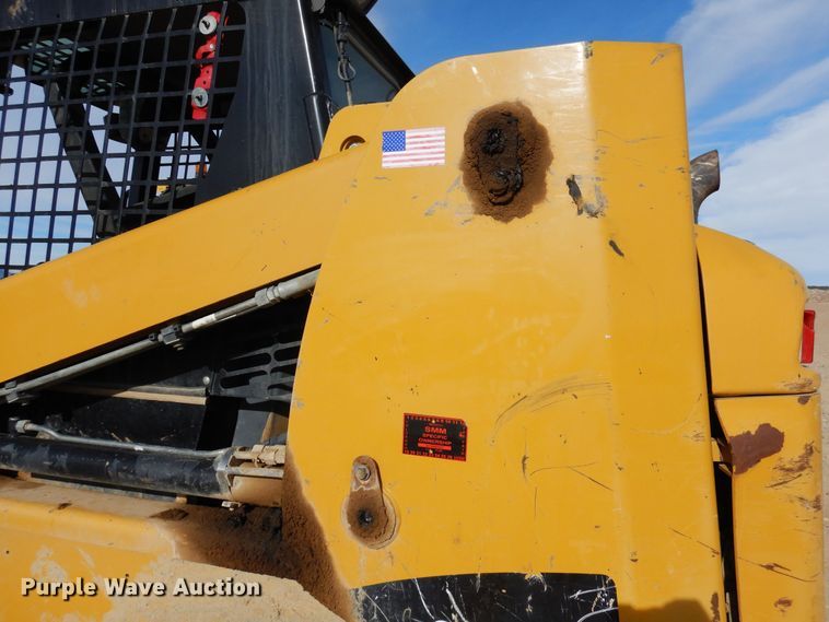 image for item DF8317 2012 Caterpillar 236B3  skid steer loader