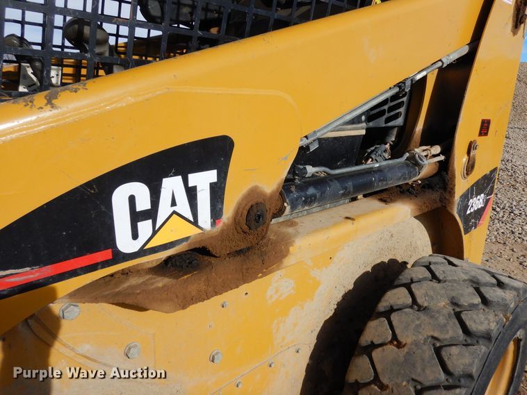 image for item DF8317 2012 Caterpillar 236B3  skid steer loader