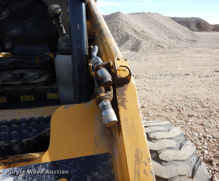 image for item DF8317 2012 Caterpillar 236B3  skid steer loader