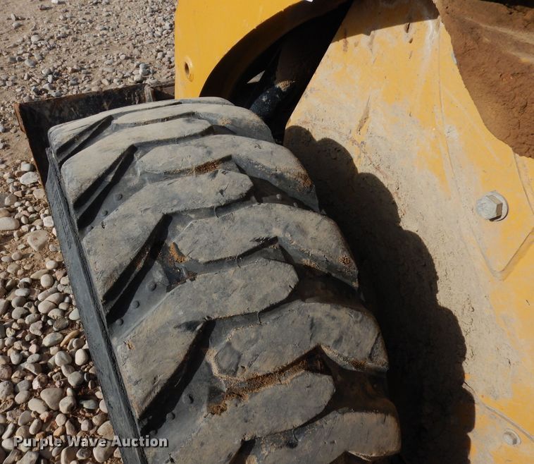 image for item DF8317 2012 Caterpillar 236B3  skid steer loader