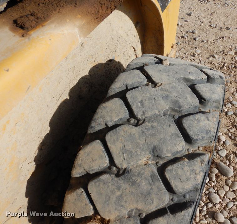 image for item DF8317 2012 Caterpillar 236B3  skid steer loader