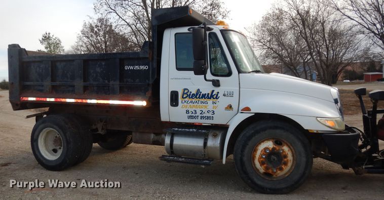 image for item DI6897 2006 International 4300  dump truck
