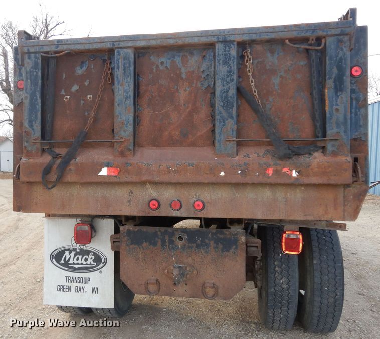 image for item DI6897 2006 International 4300  dump truck