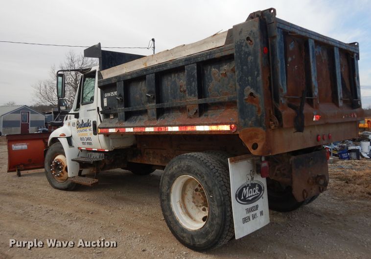 image for item DI6897 2006 International 4300  dump truck