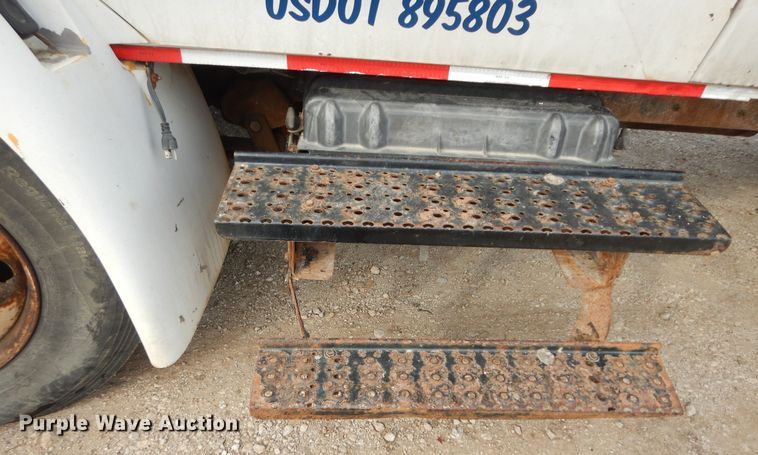 image for item DI6897 2006 International 4300  dump truck