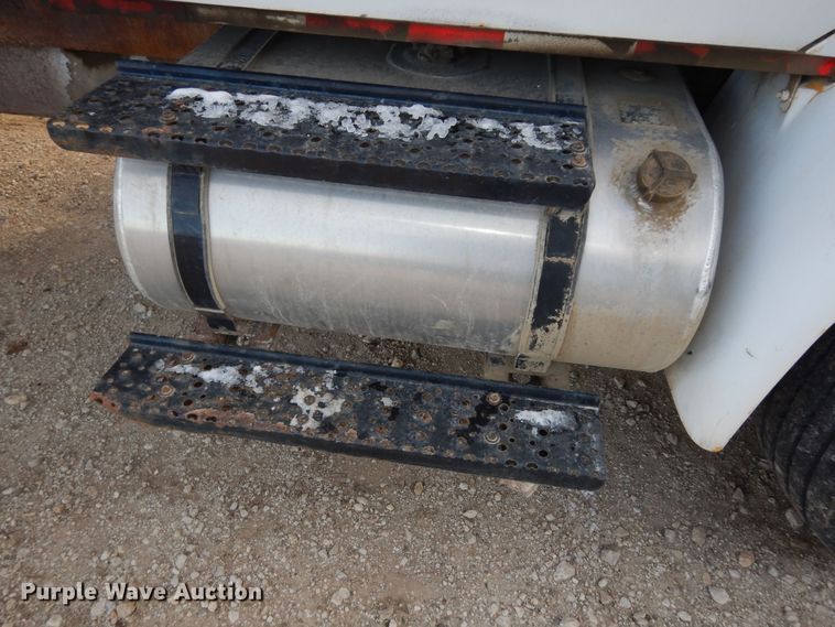 image for item DI6897 2006 International 4300  dump truck