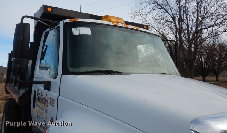 image for item DI6897 2006 International 4300  dump truck
