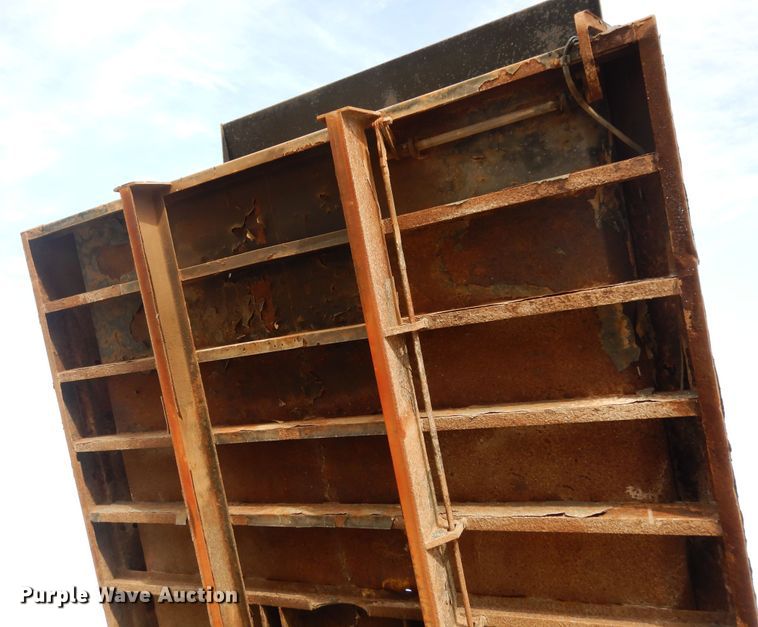 image for item DI6897 2006 International 4300  dump truck