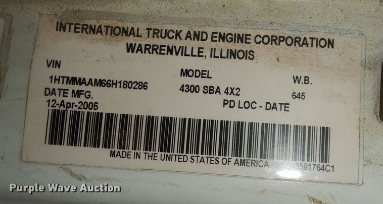 image for item DI6897 2006 International 4300  dump truck