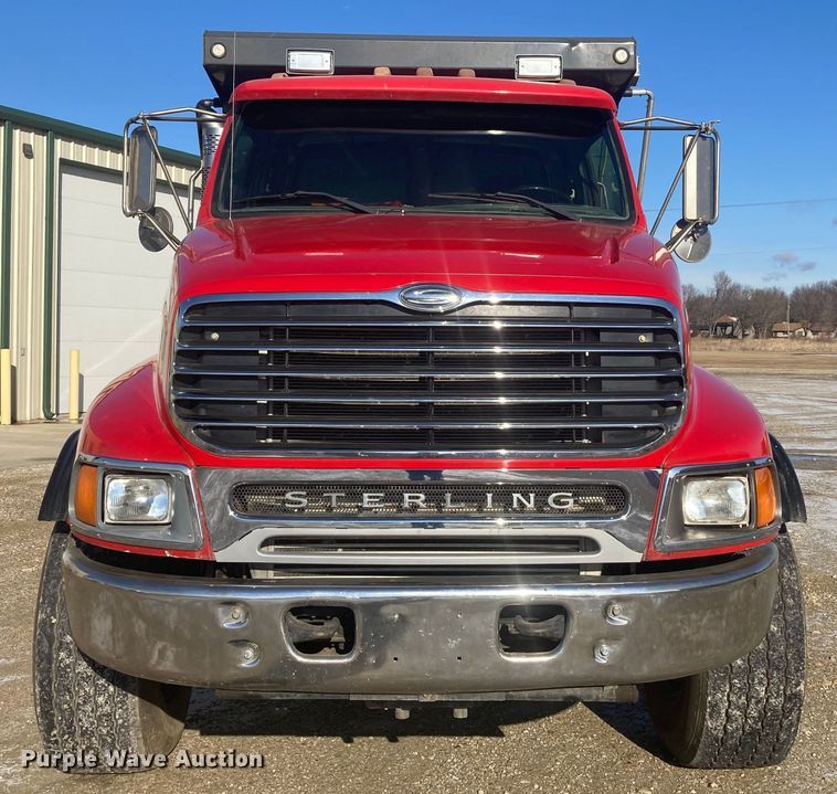 image for item DJ6134 2001 Sterling L9500  dump truck