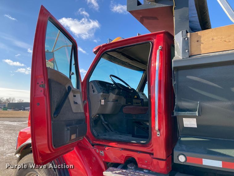 image for item DJ6134 2001 Sterling L9500  dump truck