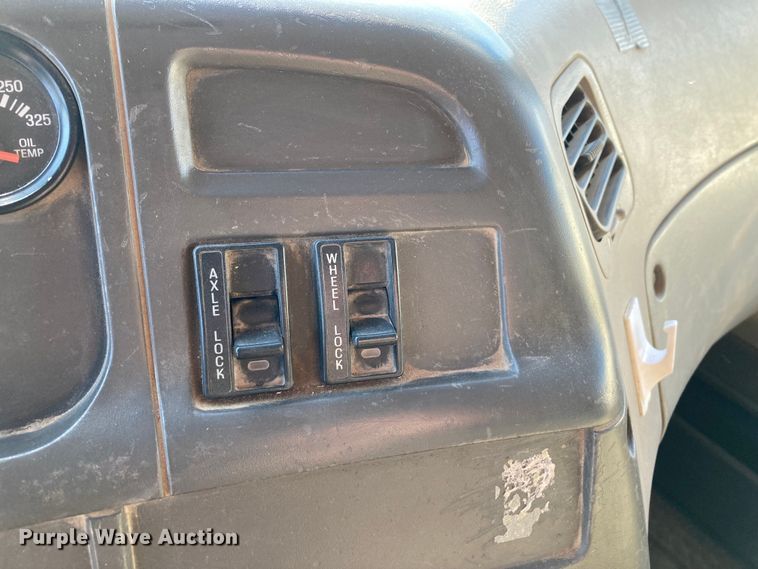 image for item DJ6134 2001 Sterling L9500  dump truck