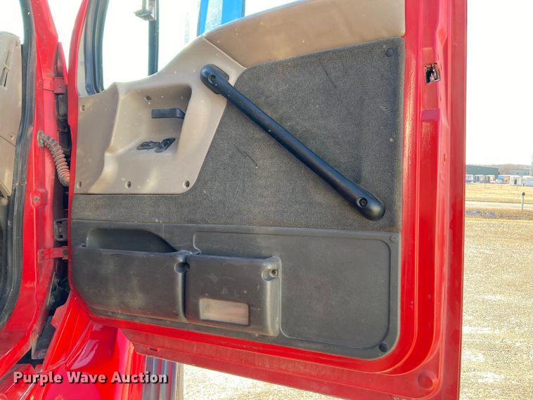 image for item DJ6134 2001 Sterling L9500  dump truck