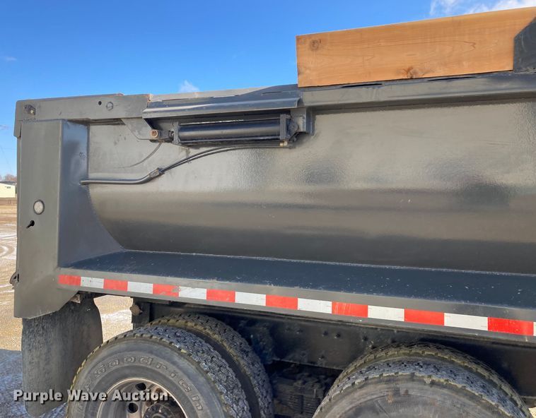 image for item DJ6134 2001 Sterling L9500  dump truck