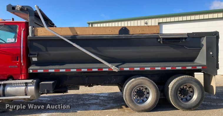 image for item DJ6134 2001 Sterling L9500  dump truck