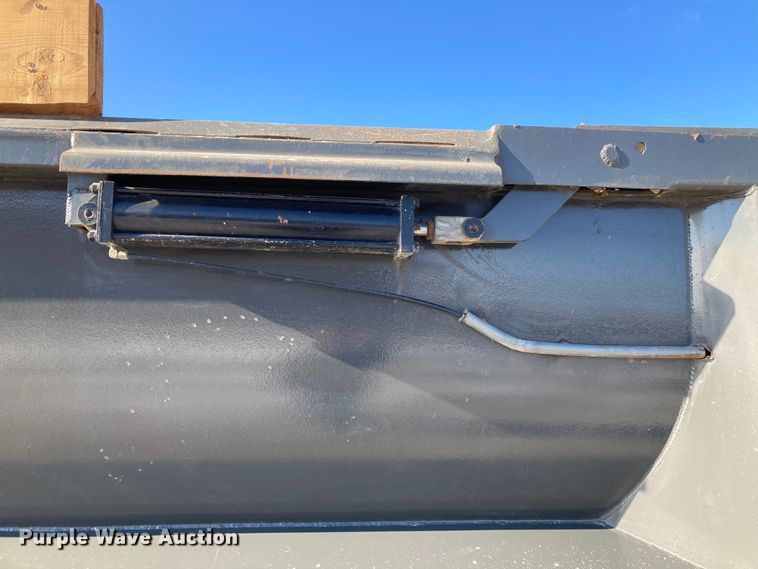 image for item DJ6134 2001 Sterling L9500  dump truck