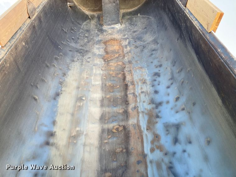 image for item DJ6134 2001 Sterling L9500  dump truck