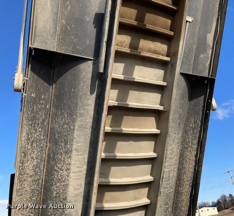 image for item DJ6134 2001 Sterling L9500  dump truck