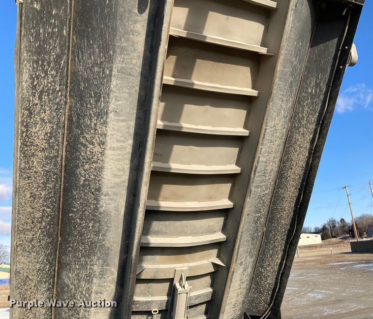 image for item DJ6134 2001 Sterling L9500  dump truck