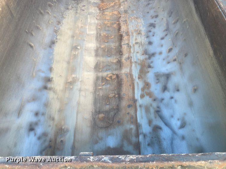 image for item DJ6134 2001 Sterling L9500  dump truck