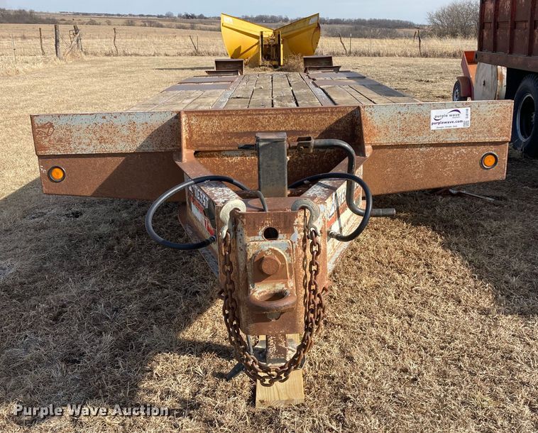 image for item DJ6148 2000 Interstate 20DTA  equipment trailer