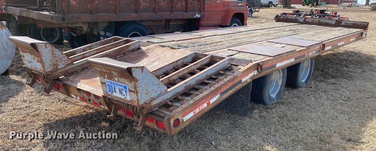 image for item DJ6148 2000 Interstate 20DTA  equipment trailer