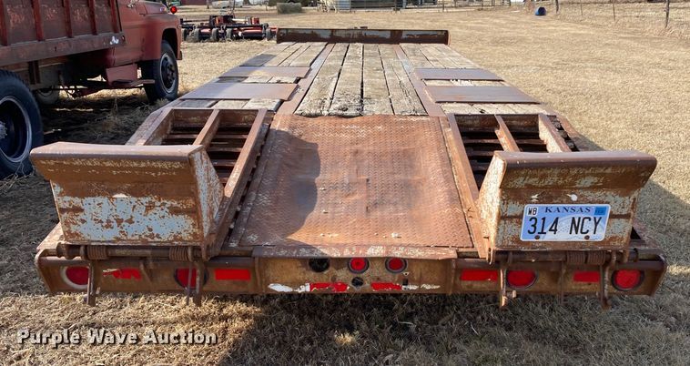 image for item DJ6148 2000 Interstate 20DTA  equipment trailer