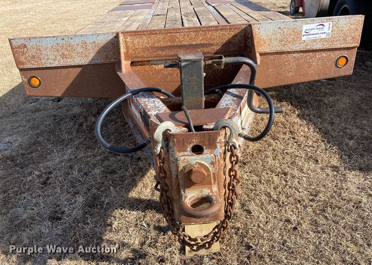 image for item DJ6148 2000 Interstate 20DTA  equipment trailer