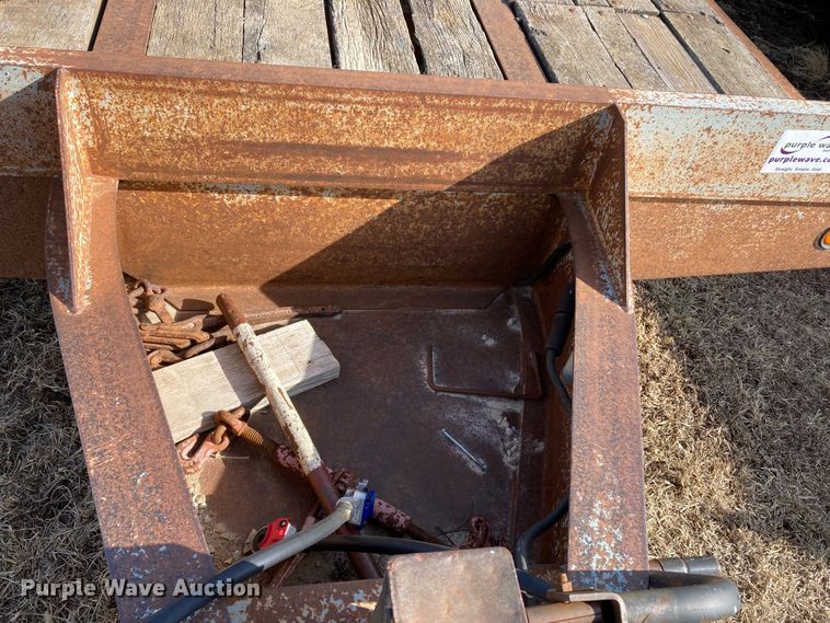 image for item DJ6148 2000 Interstate 20DTA  equipment trailer