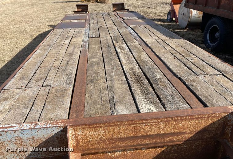 image for item DJ6148 2000 Interstate 20DTA  equipment trailer