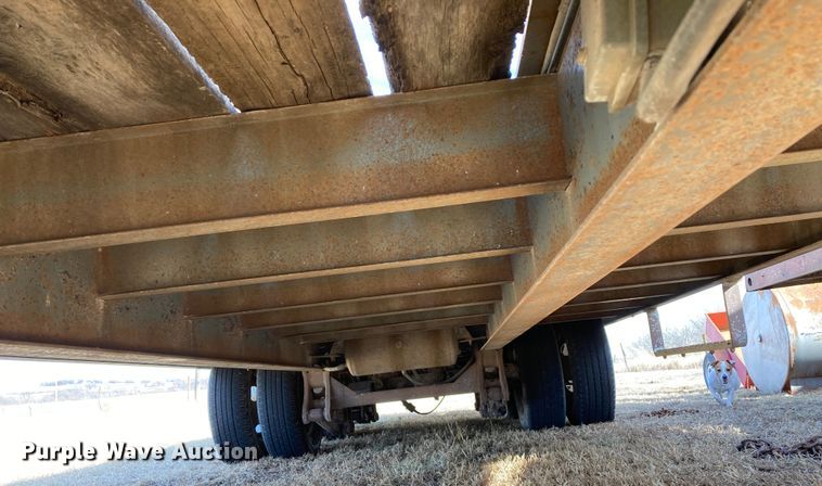 image for item DJ6148 2000 Interstate 20DTA  equipment trailer