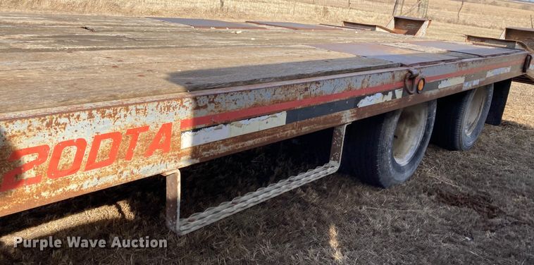 image for item DJ6148 2000 Interstate 20DTA  equipment trailer