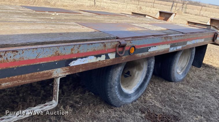 image for item DJ6148 2000 Interstate 20DTA  equipment trailer