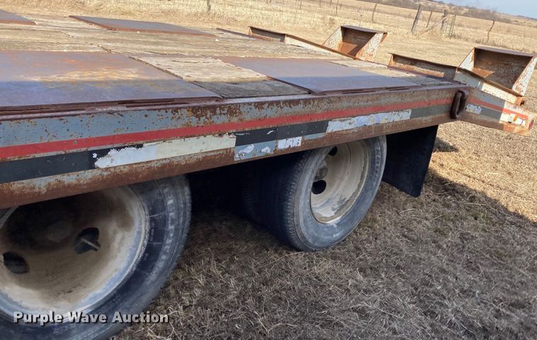 image for item DJ6148 2000 Interstate 20DTA  equipment trailer
