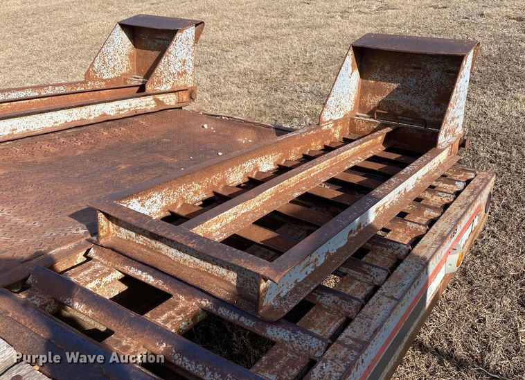 image for item DJ6148 2000 Interstate 20DTA  equipment trailer