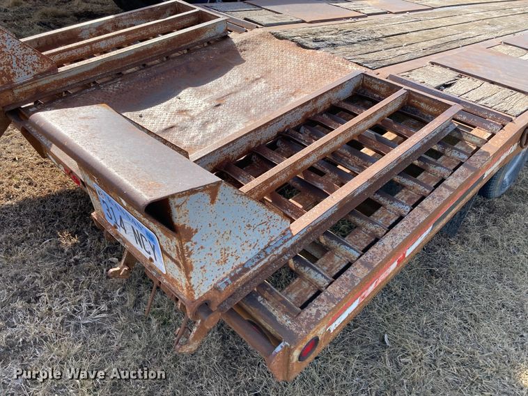 image for item DJ6148 2000 Interstate 20DTA  equipment trailer