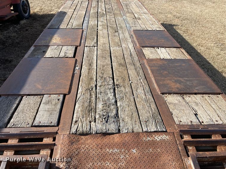 image for item DJ6148 2000 Interstate 20DTA  equipment trailer