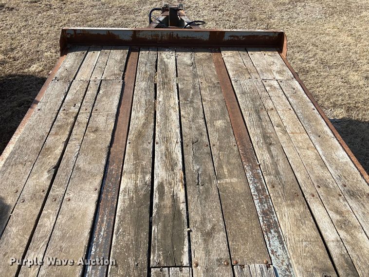 image for item DJ6148 2000 Interstate 20DTA  equipment trailer