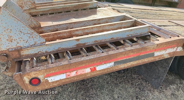 image for item DJ6148 2000 Interstate 20DTA  equipment trailer