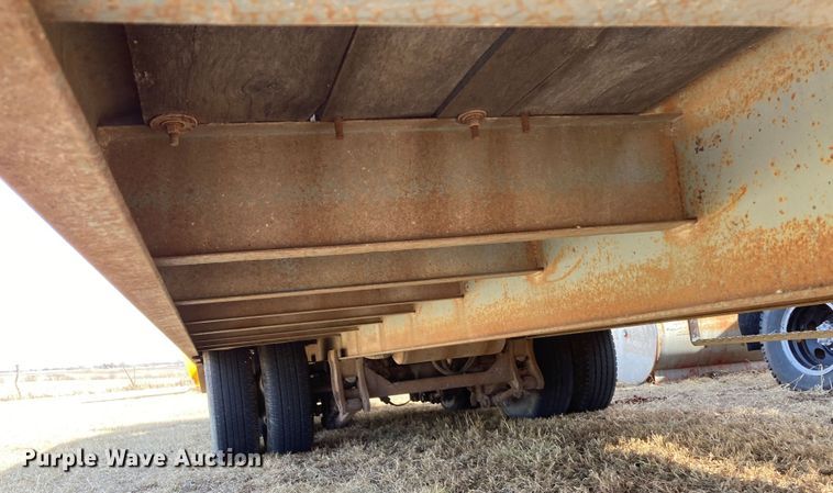 image for item DJ6148 2000 Interstate 20DTA  equipment trailer