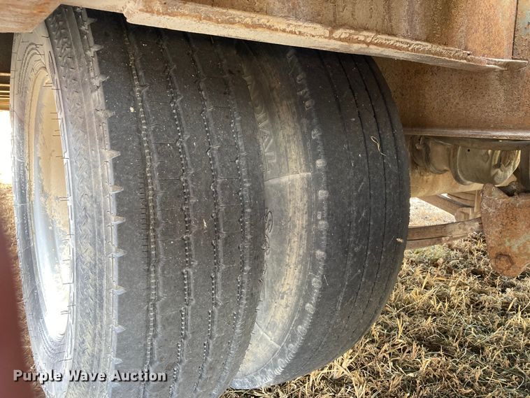 image for item DJ6148 2000 Interstate 20DTA  equipment trailer