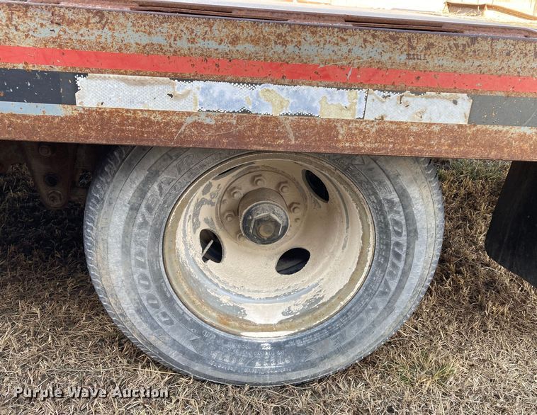 image for item DJ6148 2000 Interstate 20DTA  equipment trailer