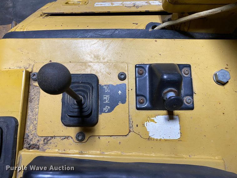 image for item DL7017 2004 Caterpillar D5NXL  dozer