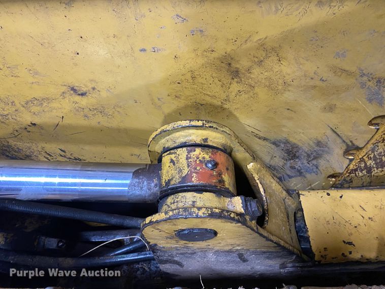 image for item DL7017 2004 Caterpillar D5NXL  dozer