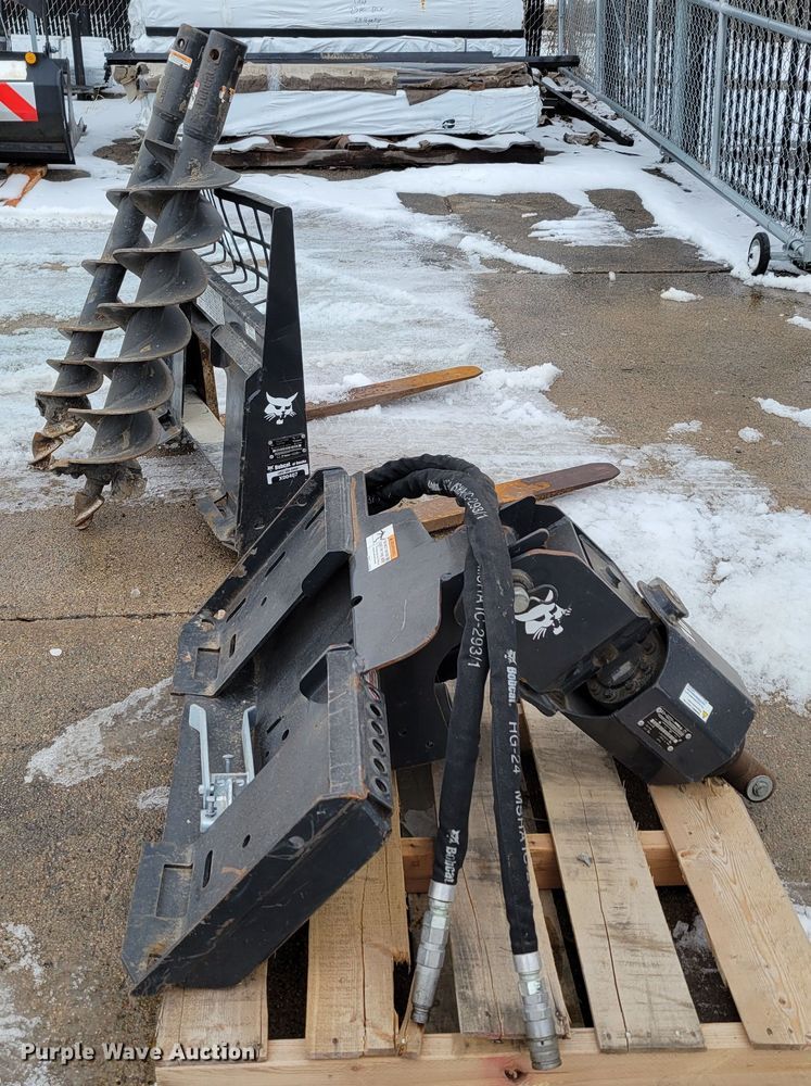 image for item DM8182 2021 Bobcat MT100  compact utility loader