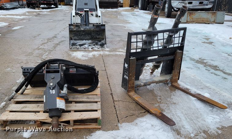 image for item DM8182 2021 Bobcat MT100  compact utility loader