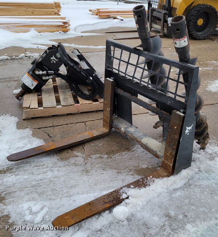 image for item DM8182 2021 Bobcat MT100  compact utility loader