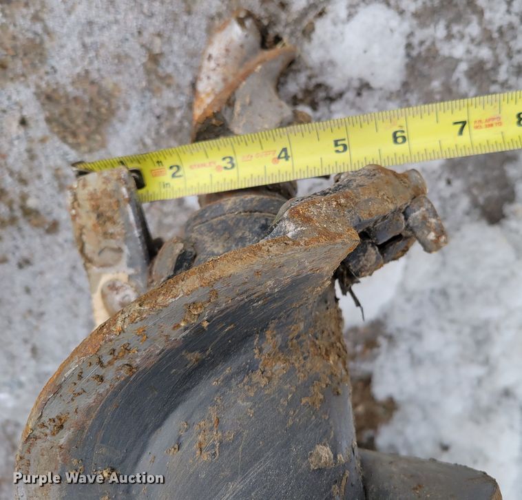 image for item DM8182 2021 Bobcat MT100  compact utility loader