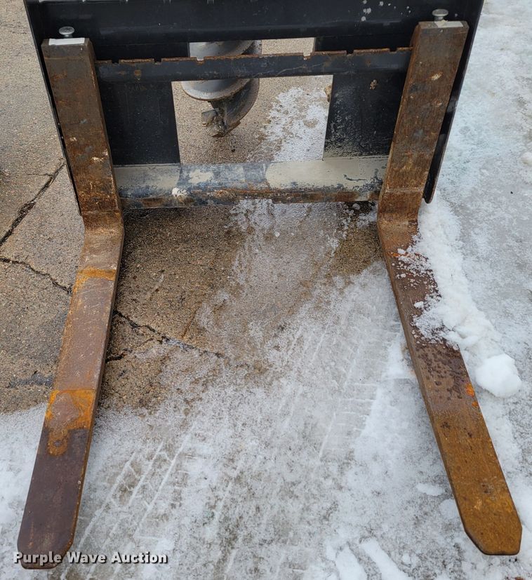 image for item DM8182 2021 Bobcat MT100  compact utility loader